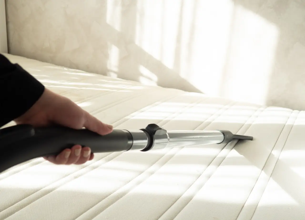 Come igienizzare materasso e divano? Il metodo rapido per eliminare batteri e cattivi odori