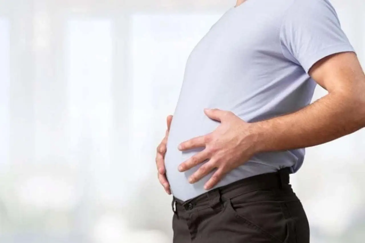 Non solo pancia gonfia: ecco i sintomi nascosti e pericolosi della stitichezza cronica